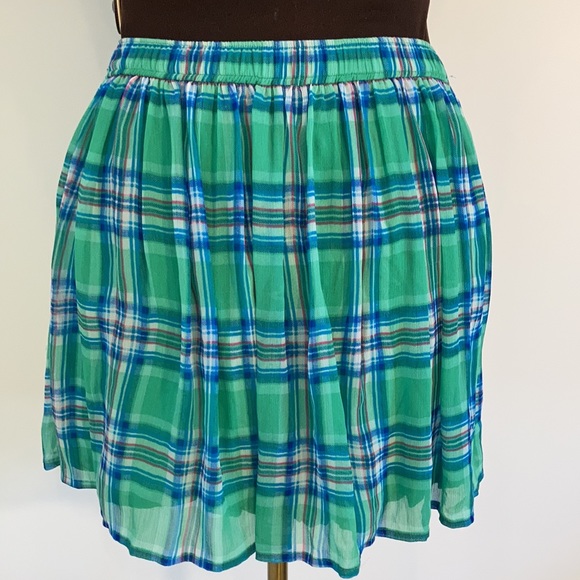Bundle of two cute Hollister skirts size small - Picture 3 of 13